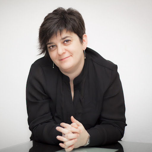 Mª Isabel Olivares Abogada