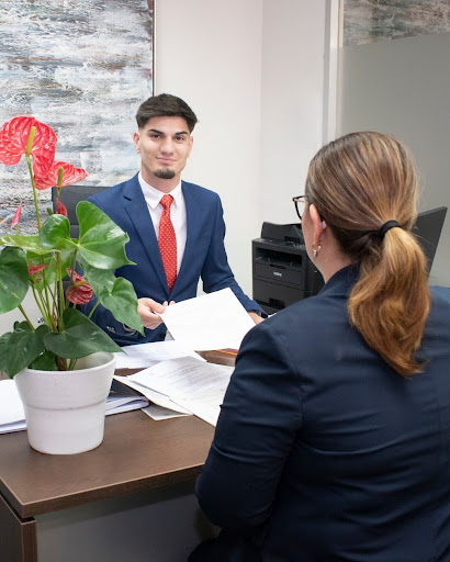 Legalteam | Consultoría especializada en Extranjería y Nacionalidad Española